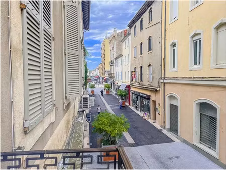 location meublée appartement 2 pièces 58 m² à ales (30100)  580 €