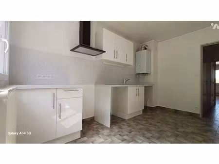 location appartement 2 pièces 71.57 m² à givors (69700)  650 €