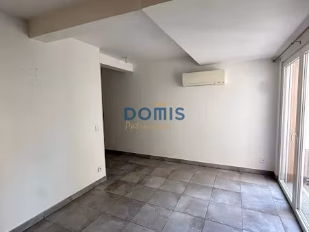 location appartement 2 pièces 52 m² à nimes (30000)  664 €