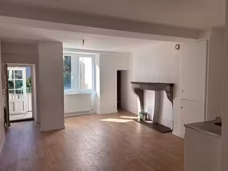 location appartement 3 pièces 70.13 m² à dole (39100)  650 €