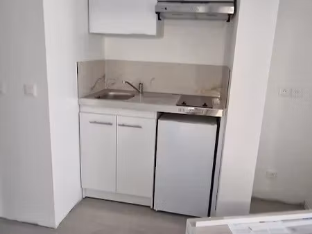 location appartement 2 pièces 34.22 m² à laon (02000)  740 €