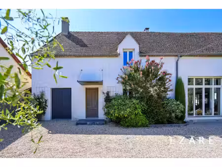 maison rénovée avec prestations haut de gamme  grands volumes