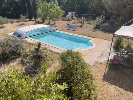 propriété contemporaine avec gîte  chambres d'hôtes  piscine et parc arboré