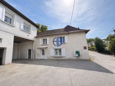 à vendre ! magnifique maison mitoyenne entièrement rénovée ? 3 chambres ? grand garage ? e