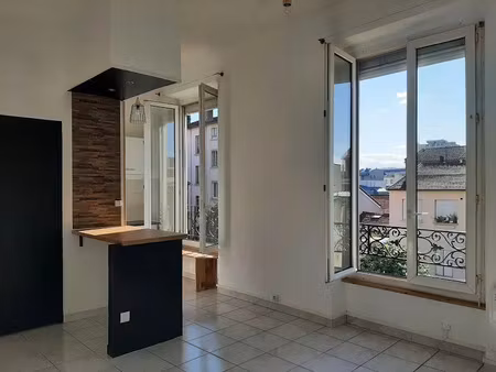 location appartement 2 pièces 32 m² à villeurbanne (69100)  700 €