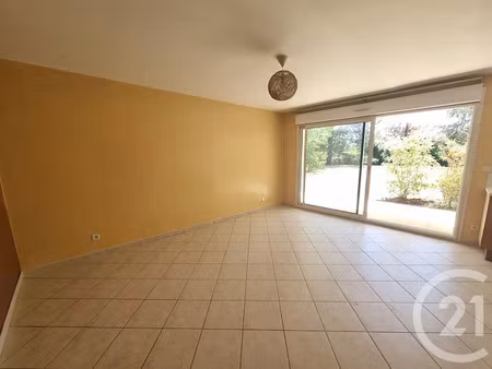 location appartement 2 pièces 45.15 m² à santeny (94440)  861 €