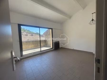 location maison 3 pièces 70 m² à orange (84100)  666 €