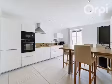 location meublée maison 3 pièces 104.71 m² à dallet (63111)  905 €