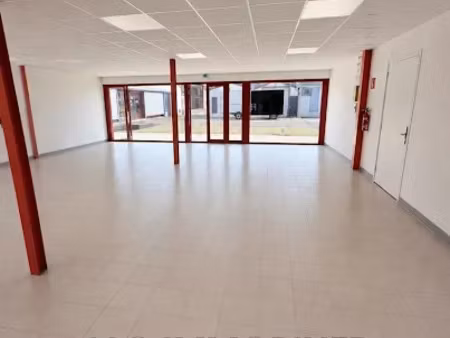 location locaux professionnels 0 pièces 183.93 m² à alençon (61000)  2 200 €