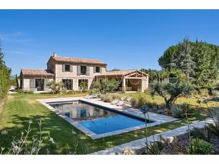 mas contemporain avec piscine à quelques pas de bonnieux.