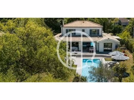 maison contemporaine avec piscine et jardin bouliac (33)