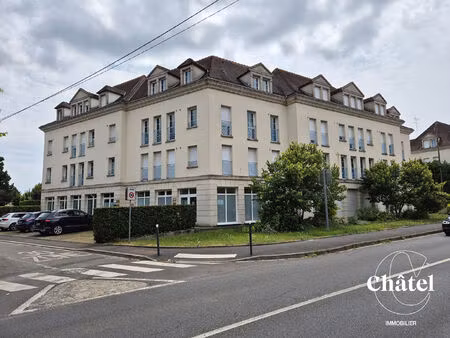 senlis - appartement t2 - box et parking