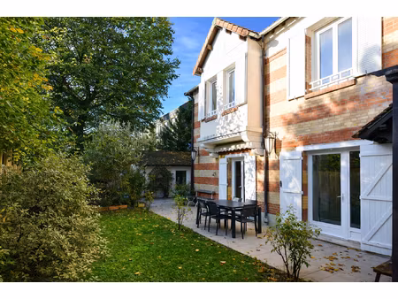 chatou bas - secteur brimont - 10 mn rer - charmante maison de 143 m² - dependance amenage
