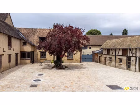 région de houdan - ancienne ferme du xviiiè siècle  un domaine de caractère aux portes de 