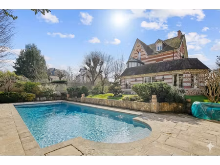 le vesinet sud - magnifique propriete de 308 m² - 6 chambres - terrain 1541 m² - piscine -