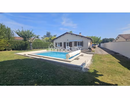 maison familiale 3 chambres et bureau   avec piscine  jardin