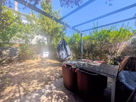maison 5 pièces avec atelier / stationnement et garage double