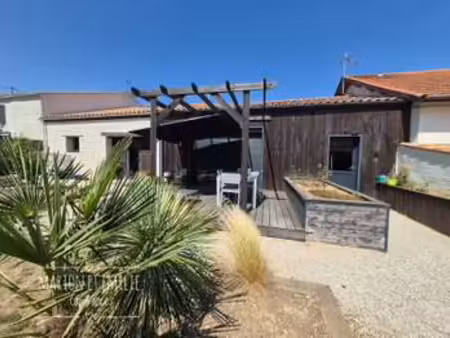 vente maison à saint-hilaire-la-palud (79210) : à vendre / 111m² saint-hilaire-la-palud