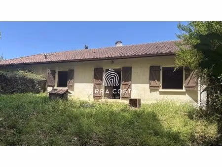 t3 en duplex avec jardin privatif et 2 places de stationnement
