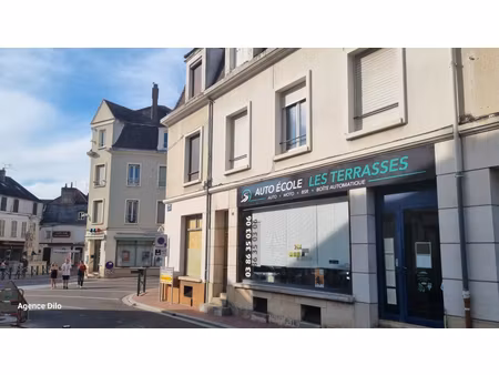 immeuble de rapport st florentin - 2 apparts  1 local commercial