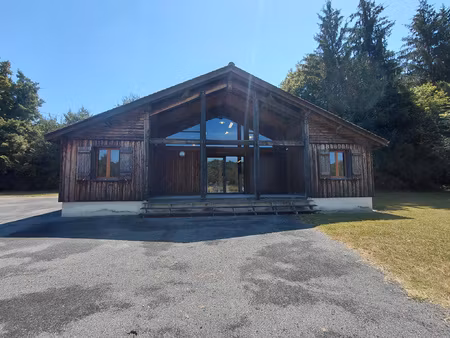 bâtiment de 6 pièces à ossature bois sur 2000m2 à chancelade