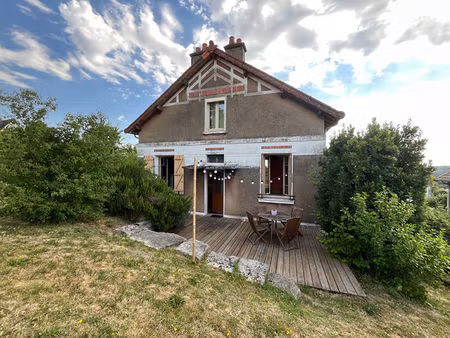 maison sur les hauteurs de saint-satur proche des commodités