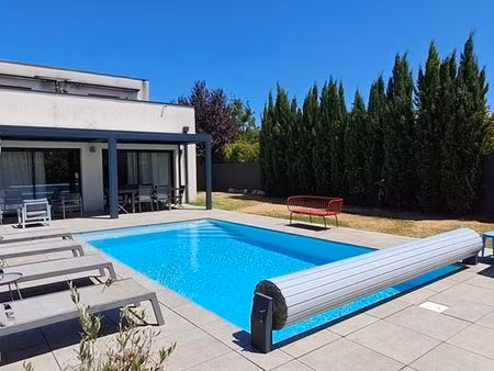 maison de luxe de 6 pièces en vente à saint-priest  france