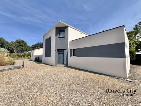 maison contemporaine aux très belles prestations