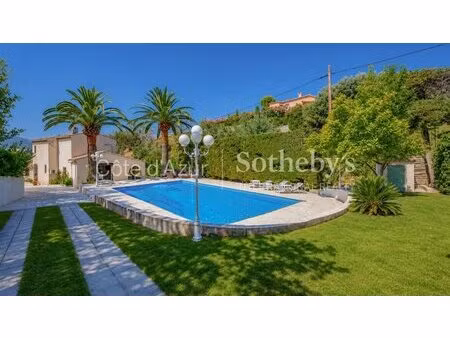 villa familiale avec piscine à mandelieu-la-napoule dans le quar
