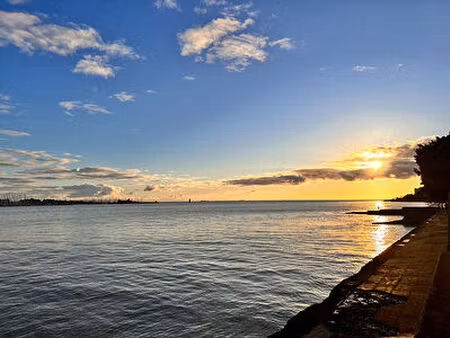 appartement t2 meublé en plein coeur du centre-ville de la rochelle
