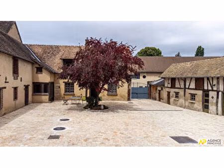 région de houdan - ancienne ferme du xviiiè siècle  un domaine de caractère aux portes de 