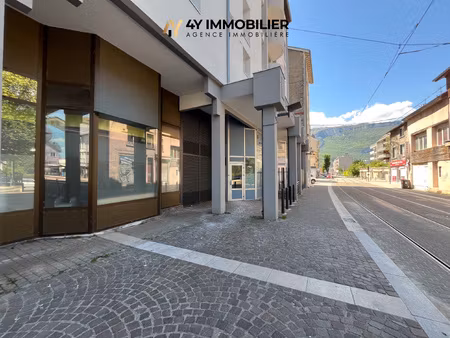 achat local commercial 44m² fontaine 38600