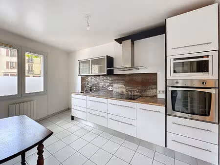 location appartement 3 pièces 75m²