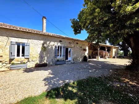 maison de caractère en pierre rénovée avec vaste grange  près de lauzun