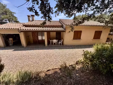 villa plain-pied 90 m² - 3 chambres - piscine - terrain 2 930 m²