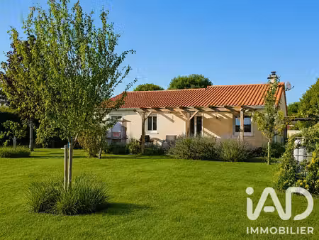 maison traditionnelle à liniers (86800)