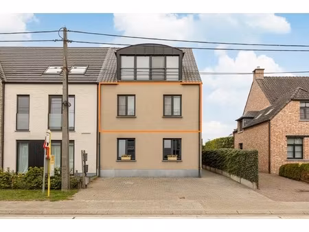 appartement te koop in zandhoven met 2 slaapkamers