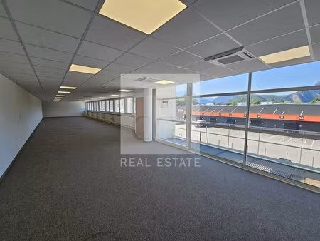 location local professionnel 165m² varces allieres et risset 38760