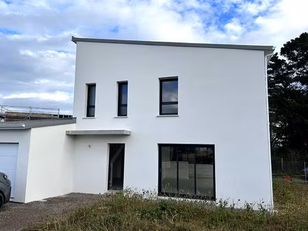 a l année  maison neuve 4 ch