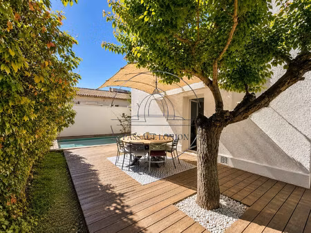 superbe maison avec piscine  jardin et garage