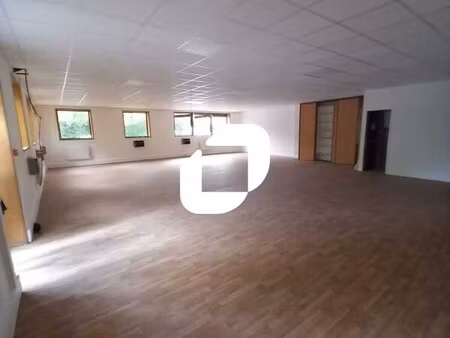 location bureaux 140 m²