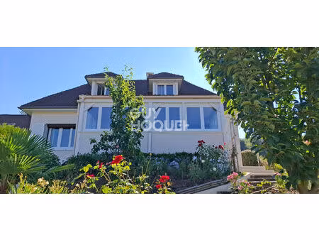 maison familiale 7 pièces ? 4 chambres ? vue dégagée sur la vallée