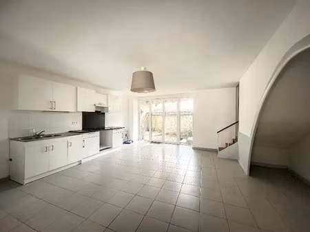 location maison 5 pièces 135 m² à anglade (33390)