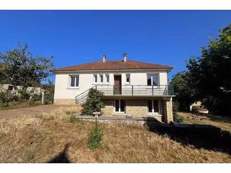 maison avec jardin à vendre  à 5 km de gourdon.