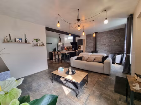 le charme de l'ancien réinventé par une rénovation contempo