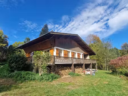 maison type chalet au calme et avec 1 3ha attenant