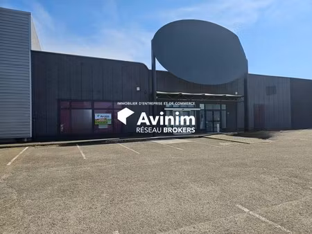 vente commerce viriat 01440 750m²