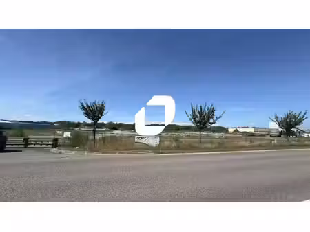 vente terrain 2293m² à 4815m²