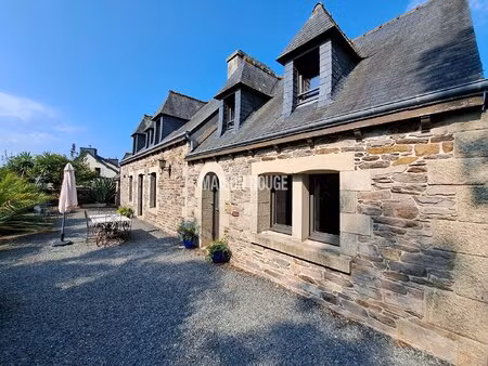 ploubazlanec - le bourg et ces commerces ! maison de caractère en pierre 6 pièces !