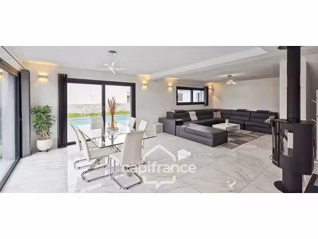 vente maison 5 pièces 165 m² à versonnex (74150)  695 000 €